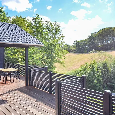 Beautiful In With Kitchen Holiday home
